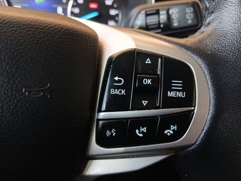 Used 2022 Ford Explorer XLT w/ Equipment Group 202A RWD image 17