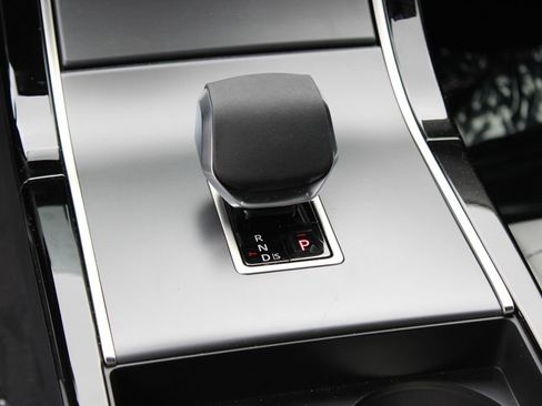 Used 2026 Land Rover Range Rover Evoque S AWD/4WD image 13