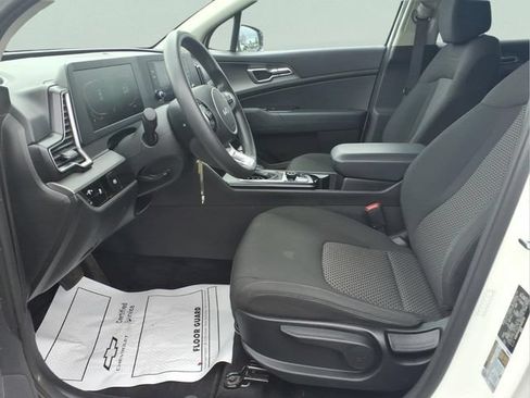 Used 2023 Kia Sportage LX FWD image 19