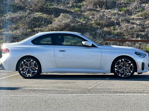 Used 2025 BMW 230i Coupe w/ Convenience Package image 6