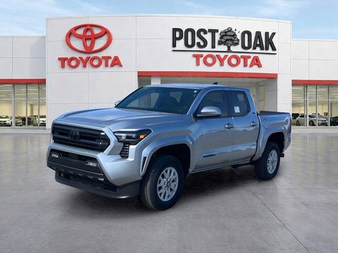 Used 2026 Toyota Tacoma SR5 AWD/4WD image 3