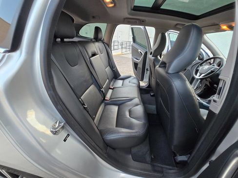 Used 2015 Volvo XC60 T5 Premier image 30