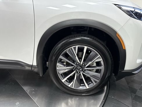 Certified 2027 INFINITI QX60 Luxe w/ Cargo Package FWD image 9
