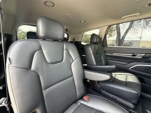 Certified 2024 Kia Telluride S w/ S Sunroof Package image 26