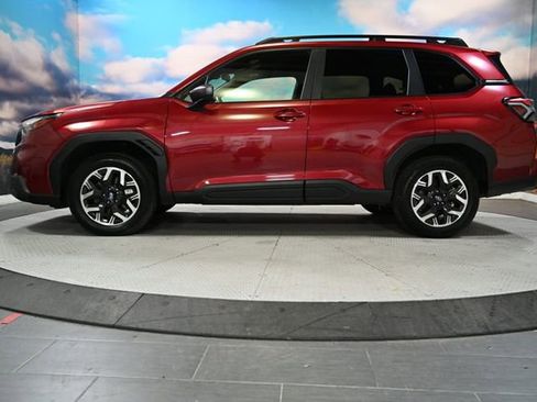 Used 2025 Subaru Forester Premium AWD/4WD image 5
