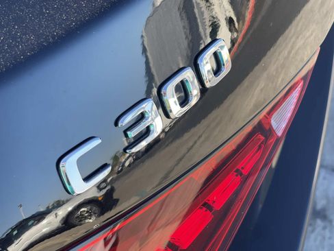 Used 2022 Mercedes-Benz C 300 Sedan w/ Exclusive Trim Package image 5