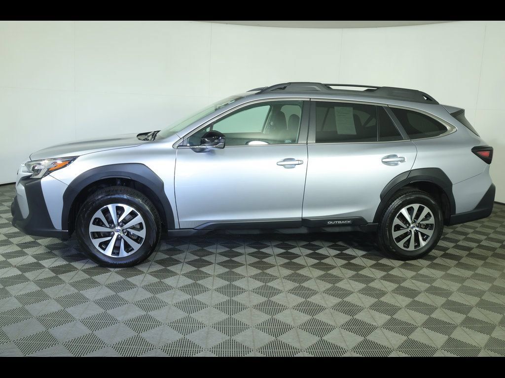 Used 2024 Subaru Outback Premium AWD/4WD image 14