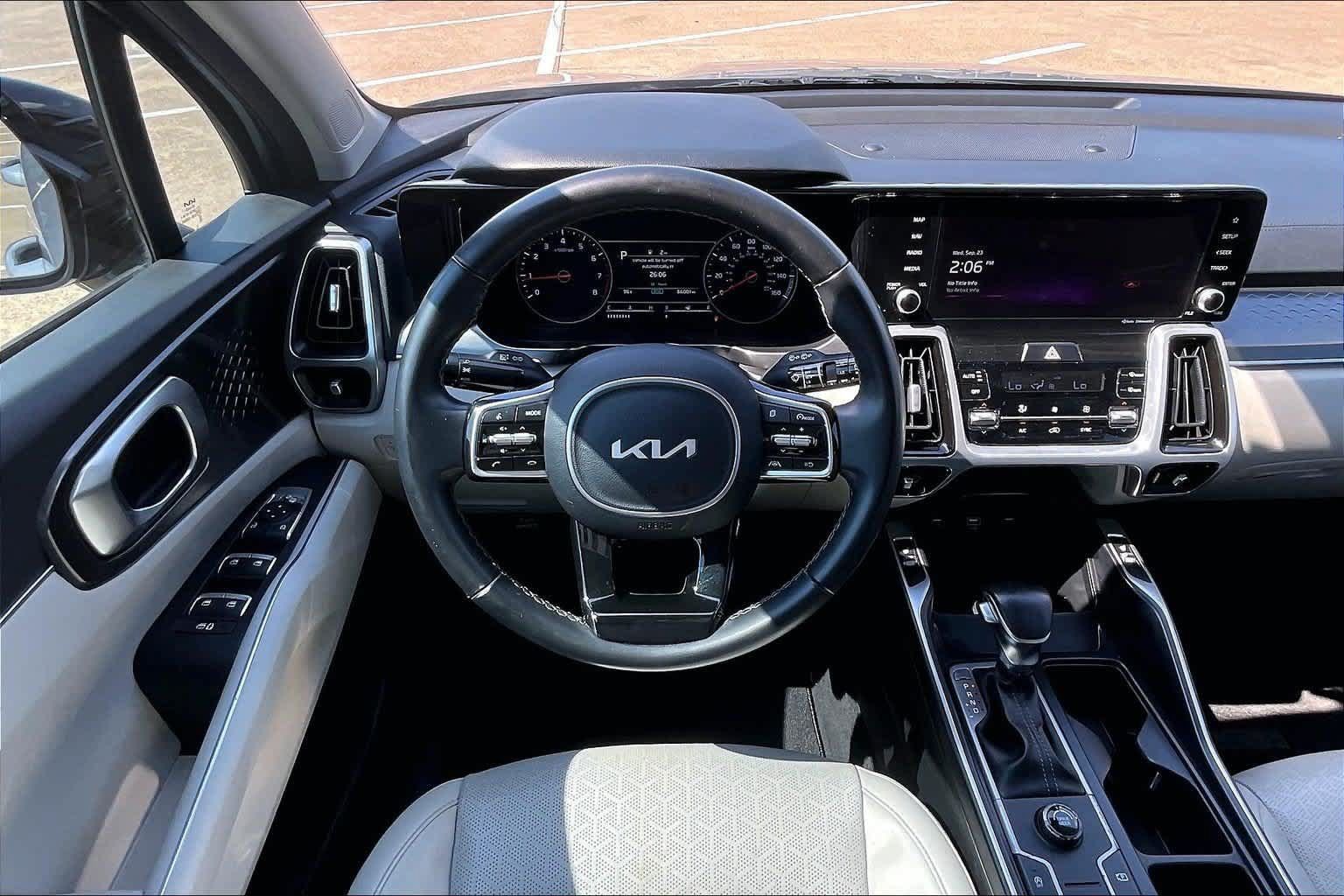 Certified 2022 Kia Sorento S w/ Panoramic Sunroof Package FWD image 12