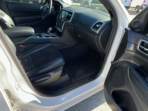 Used 2018 Jeep Grand Cherokee Altitude image 21