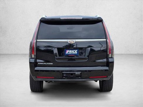 Used 2019 Cadillac Escalade Luxury AWD/4WD image 6