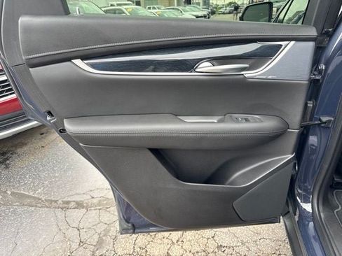 Used 2025 Cadillac XT5 Premium Luxury AWD/4WD image 17
