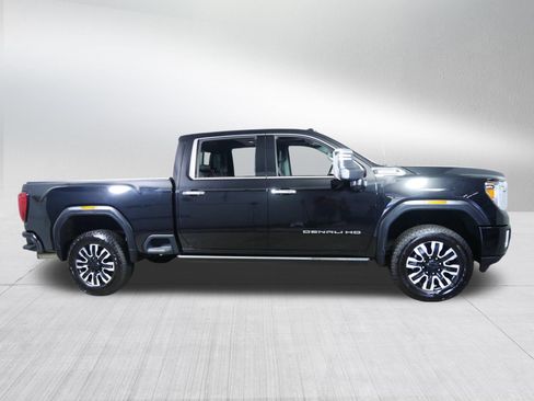 Used 2022 GMC Sierra 3500 Denali w/ Denali Black Diamond Edition AWD/4WD image 8