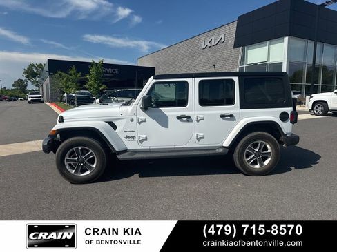 Used 2018 Jeep Wrangler Unlimited Sahara AWD/4WD image 10