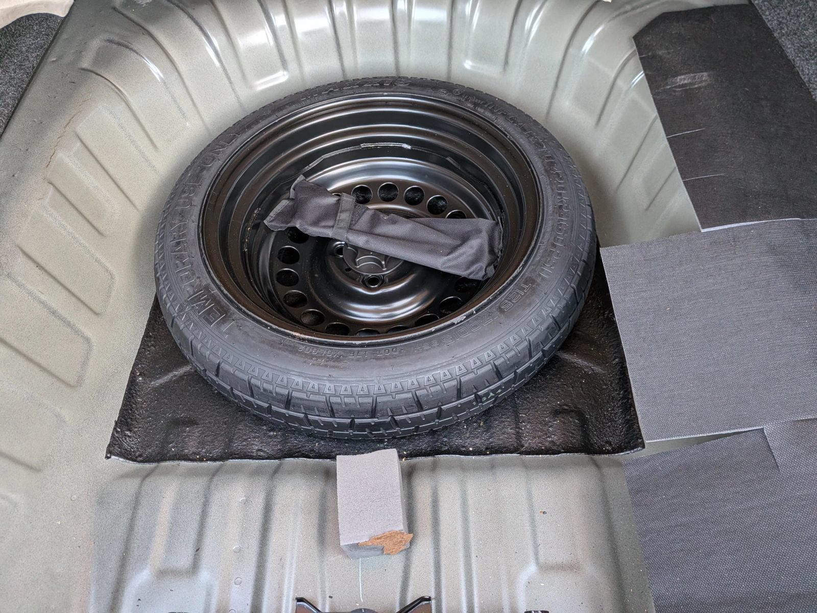 Used 2024 Nissan Versa S FWD image 26