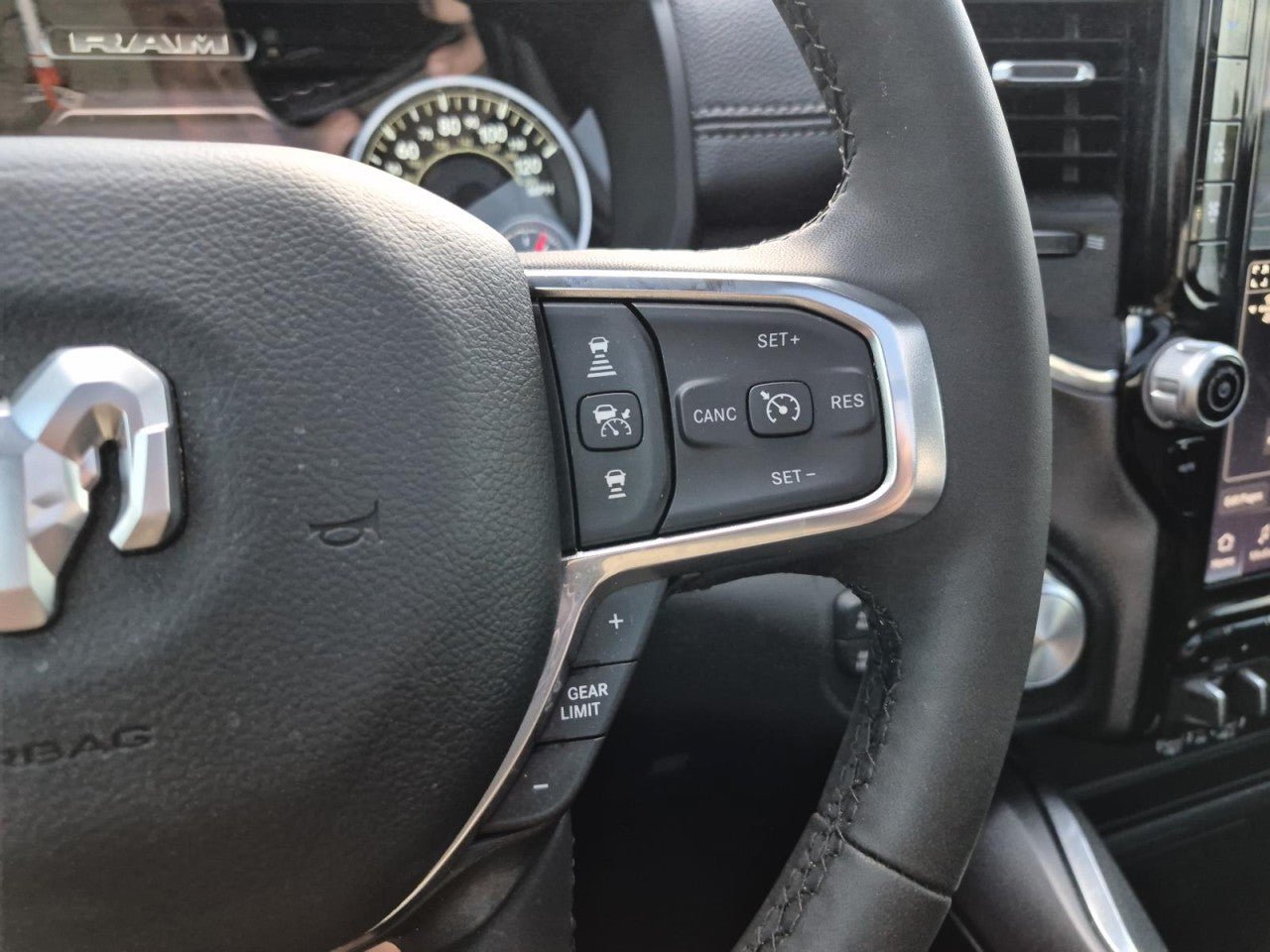 Used 2025 RAM 1500 Laramie w/ Laramie Southwest Edition AWD/4WD image 23