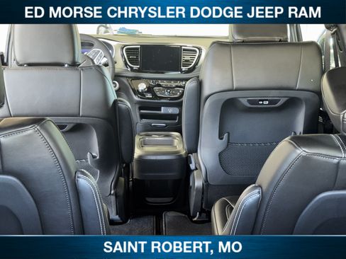 New 2027 Chrysler Pacifica Select AWD/4WD image 35