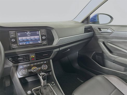 Used 2022 Volkswagen Jetta SE image 20