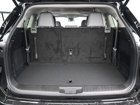 New 2026 Toyota Highlander Limited image 12