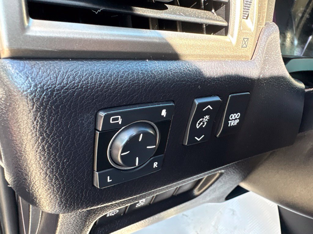 Used 2015 Lexus GX 460 w/ Premium Package AWD/4WD image 15