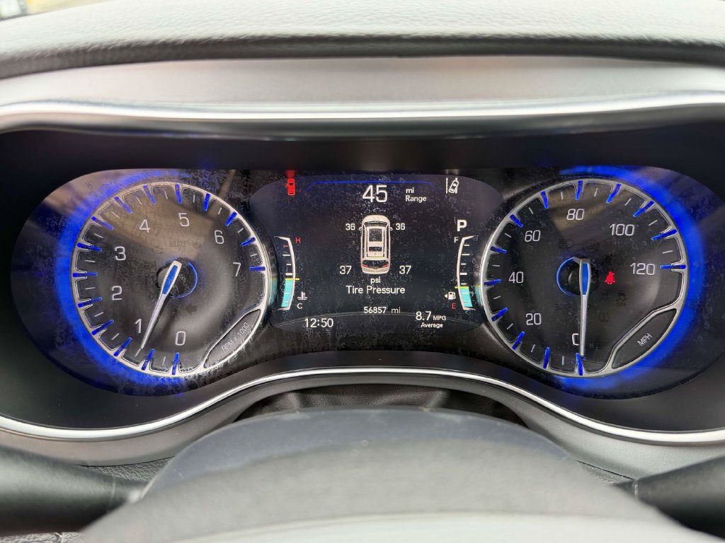Used 2025 Chrysler Pacifica Limited FWD image 29