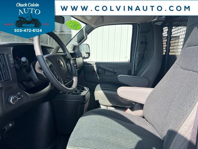 Used 2025 Chevrolet Express 2500 w/ Driver Convenience Package RWD image 11