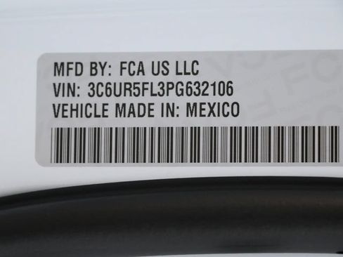 Used 2023 RAM 2500 Laramie AWD/4WD image 32