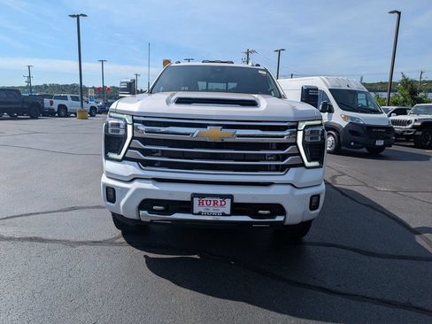 Used 2025 Chevrolet Silverado 2500 High Country w/ High Country Premium Package AWD/4WD image 9
