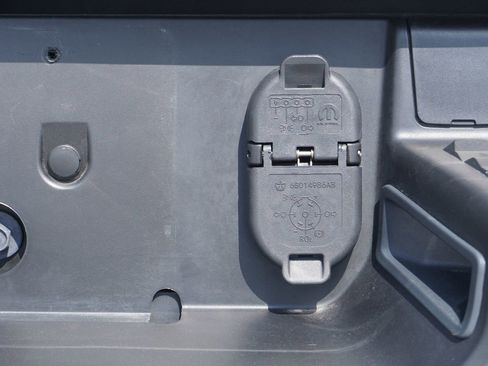 Used 2024 RAM 1500 Limited image 28