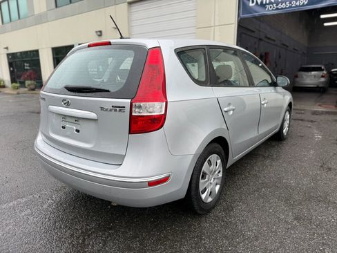 Used 2010 Hyundai Elantra GLS FWD image 11