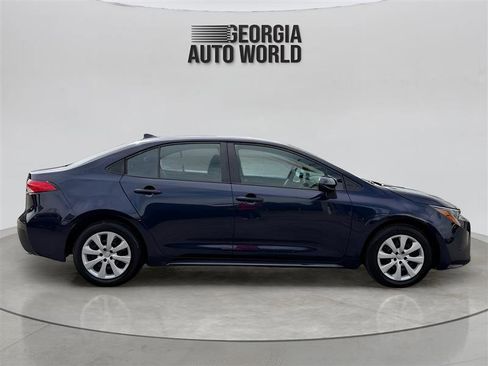 Used 2022 Toyota Corolla LE FWD image 9