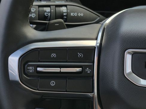 Used 2025 GMC Yukon Denali image 16