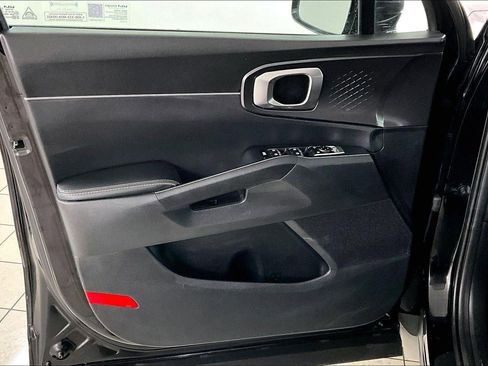 Used 2024 Kia Sorento S image 20