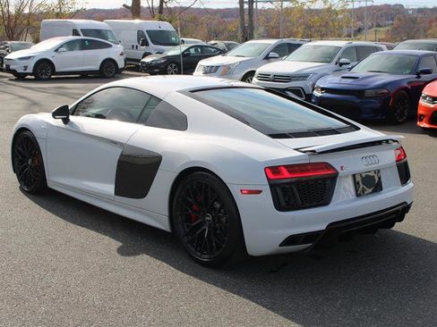 Used 2018 Audi R8 V10 w/ Carbon Exterior Package image 6