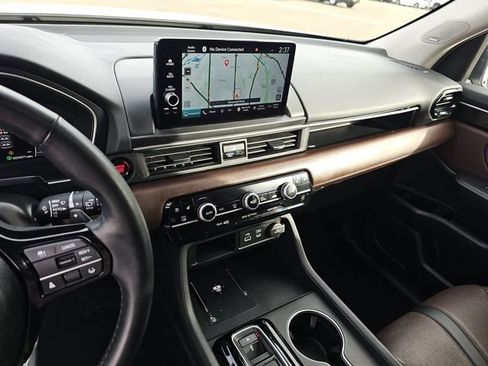 Used 2025 Honda Pilot Elite image 7