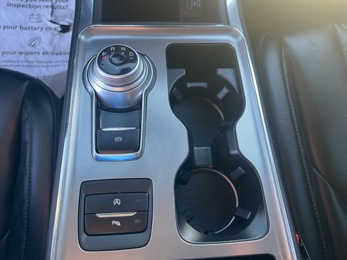 Used 2024 Ford Edge Titanium image 18