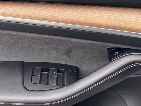 Used 2023 Tesla Model 3 Standard Range image 18