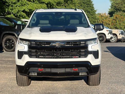 Used 2026 Chevrolet Silverado 1500 LT Trail Boss w/ LT Trail Boss Premium Package AWD/4WD image 2