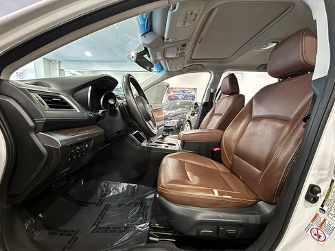 Used 2019 Subaru Outback 2.5i Touring AWD/4WD image 12