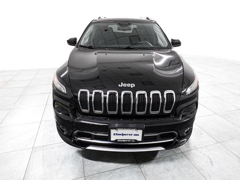 Used 2017 Jeep Cherokee Overland AWD/4WD image 3