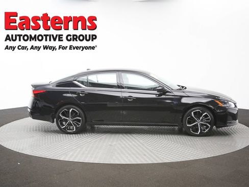 Used 2025 Nissan Altima 2.5 SR FWD image 41
