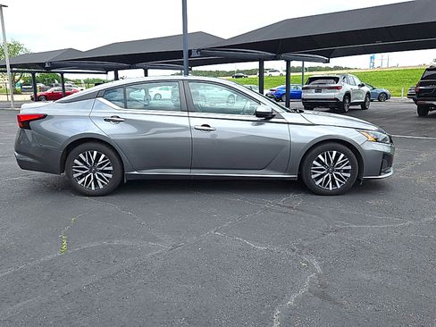 Used 2023 Nissan Altima 2.5 SV image 5