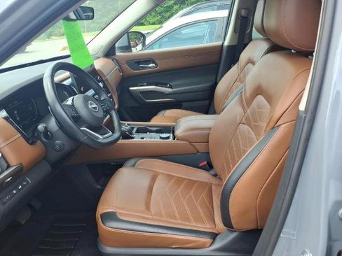 Certified 2023 Nissan Pathfinder Platinum w/ Cargo Package AWD/4WD image 7