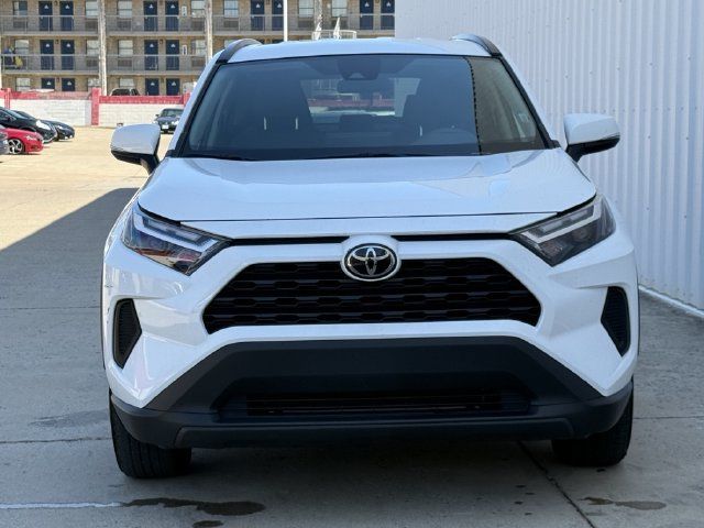 Used 2025 Toyota RAV4 XLE FWD image 8