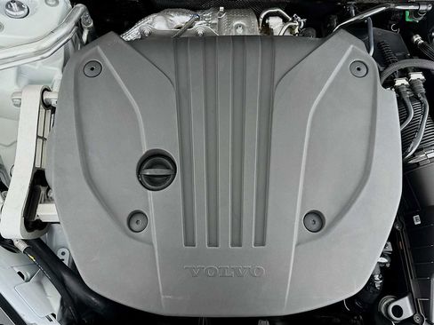 New 2026 Volvo XC60 B5 Ultra w/ Climate Package PRO image 29