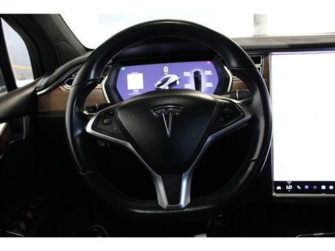 Used 2017 Tesla Model X 75D image 27