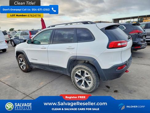 Used 2017 Jeep Cherokee Trailhawk AWD/4WD image 3
