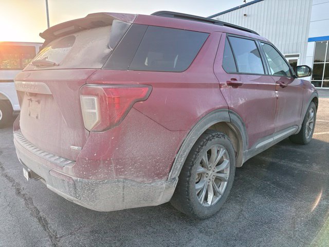 Used 2020 Ford Explorer XLT w/ Equipment Group 202A AWD/4WD image 2