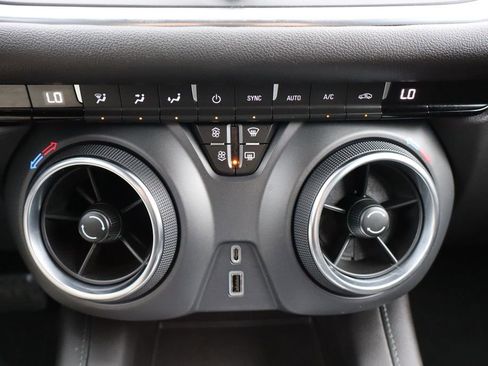 Used 2021 Chevrolet Blazer LT image 21