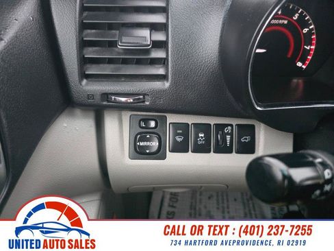 Used 2012 Toyota Highlander Limited image 19