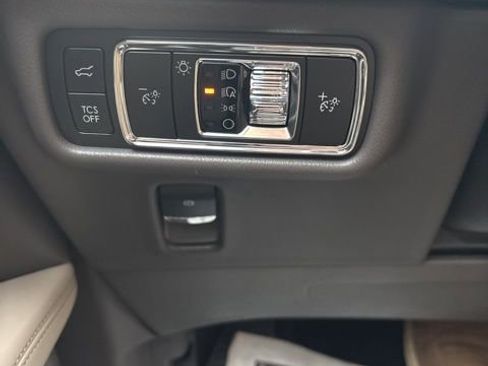 Used 2023 Lincoln Nautilus Reserve w/ Equipment Group 201A image 16